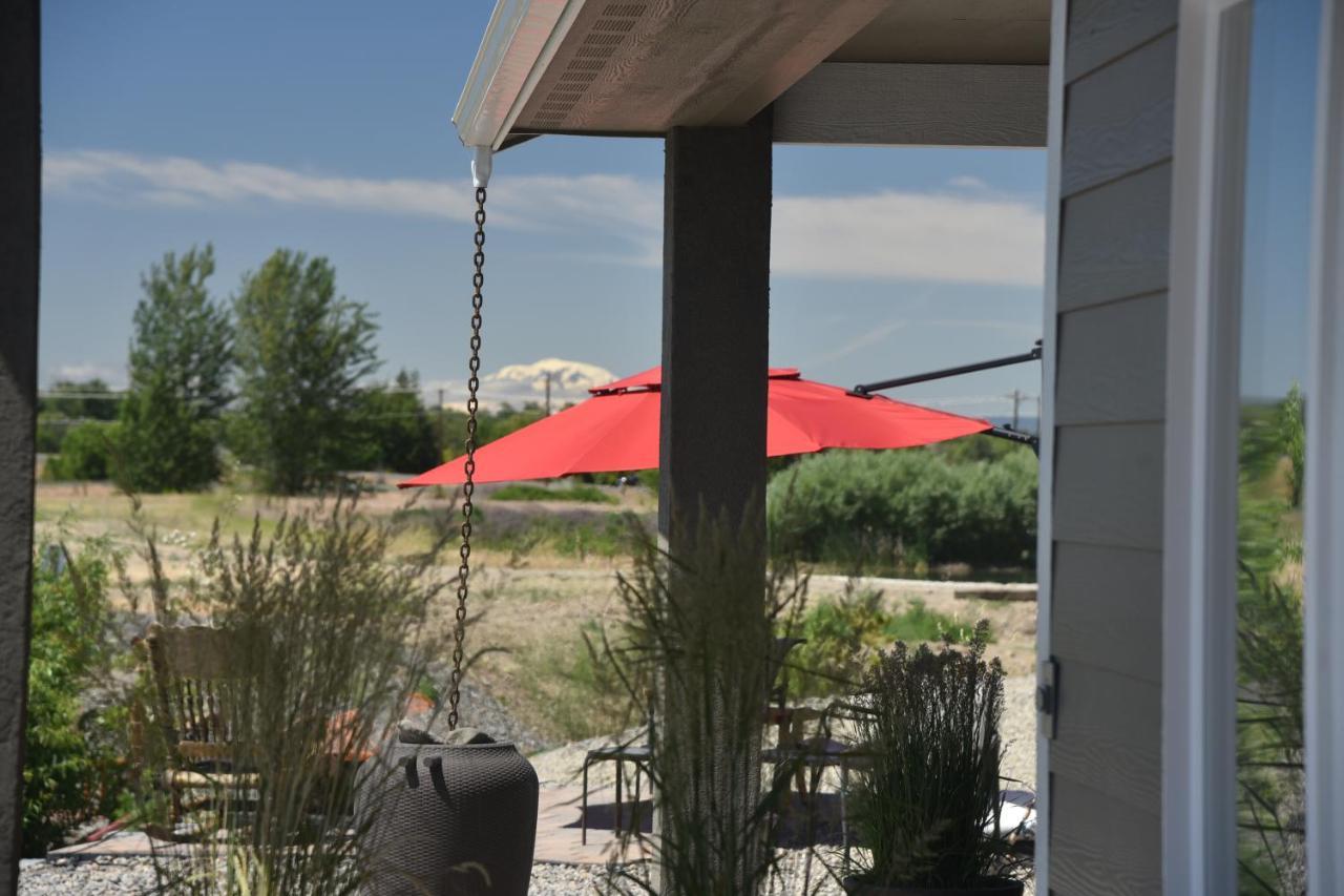 Zillah Lakes Inn Exterior photo
