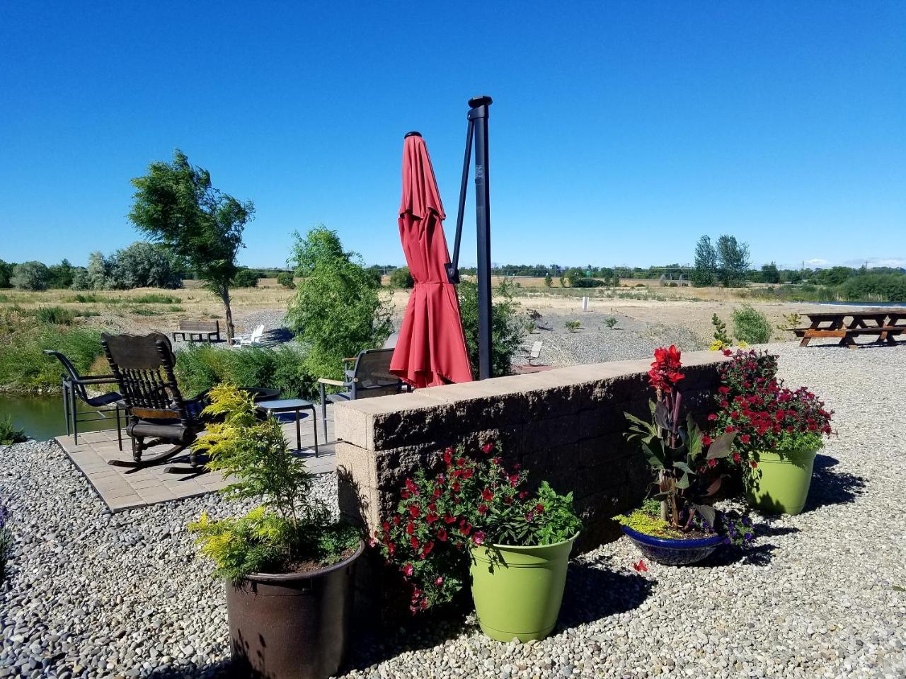 Zillah Lakes Inn Exterior photo